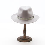 Avery / Light Grey